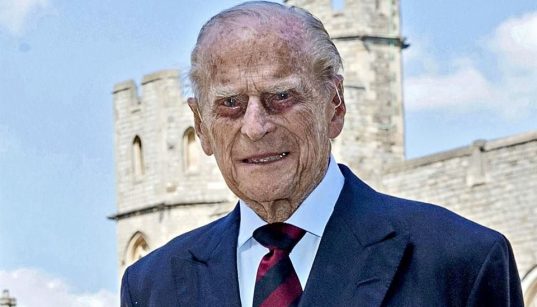 El príncipe Felipe Edimburgo fallece a los 99 años